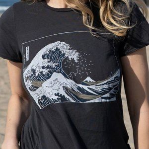 Urban Outfitters Great Wave Graphic Tee